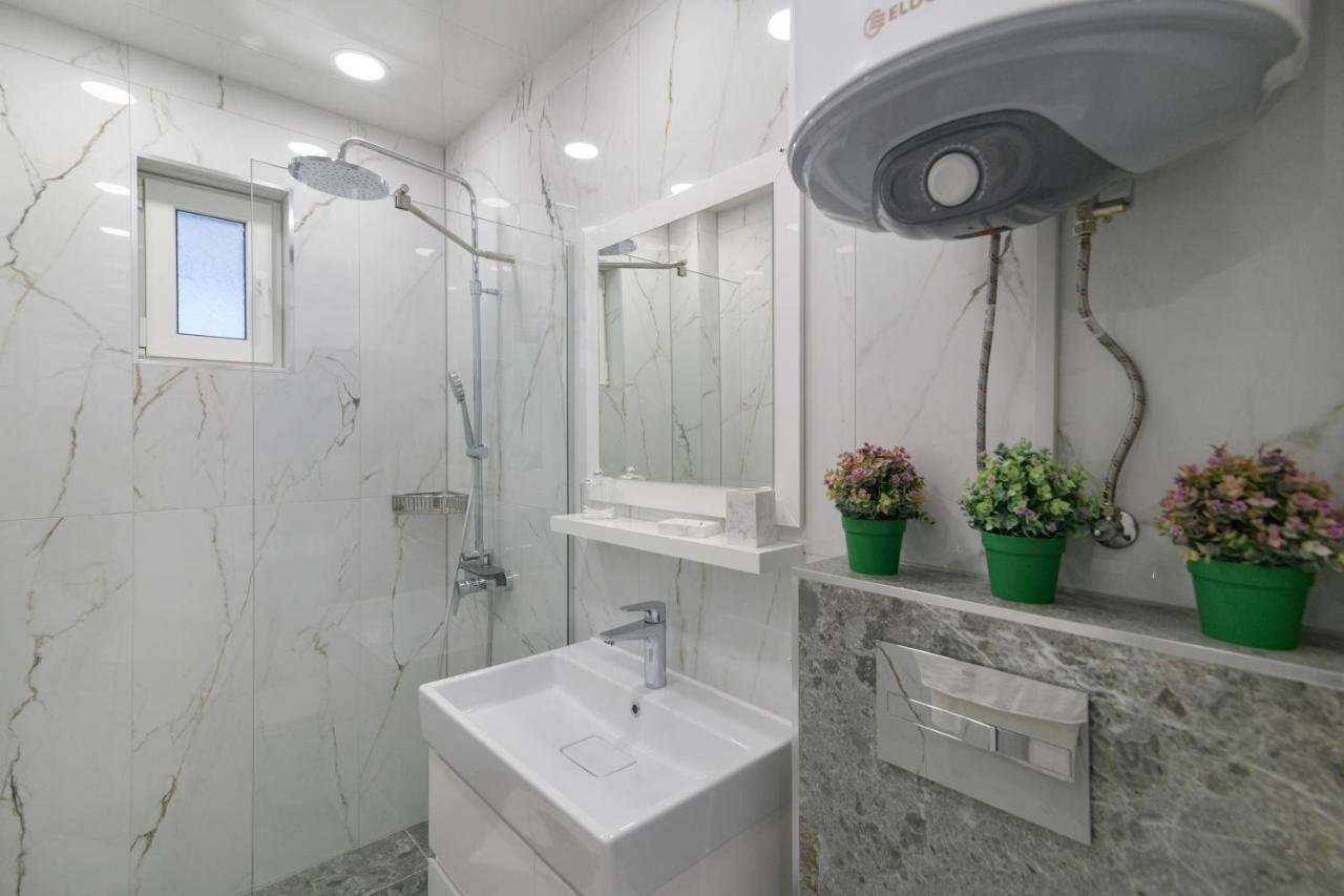 Лукс На Море Luxury Apartment In Downtown With Garage Varna Exterior foto